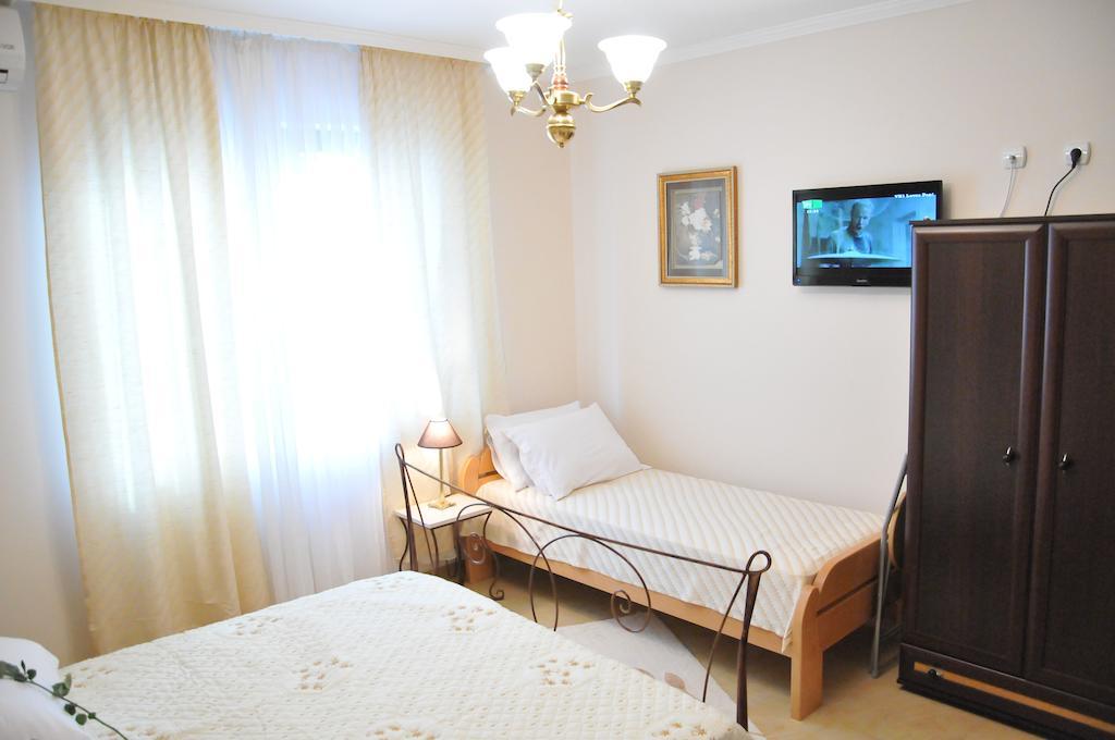 Royal Apartments Ni Cameră foto